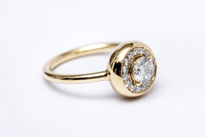 Alternative view of Anel Diamantes